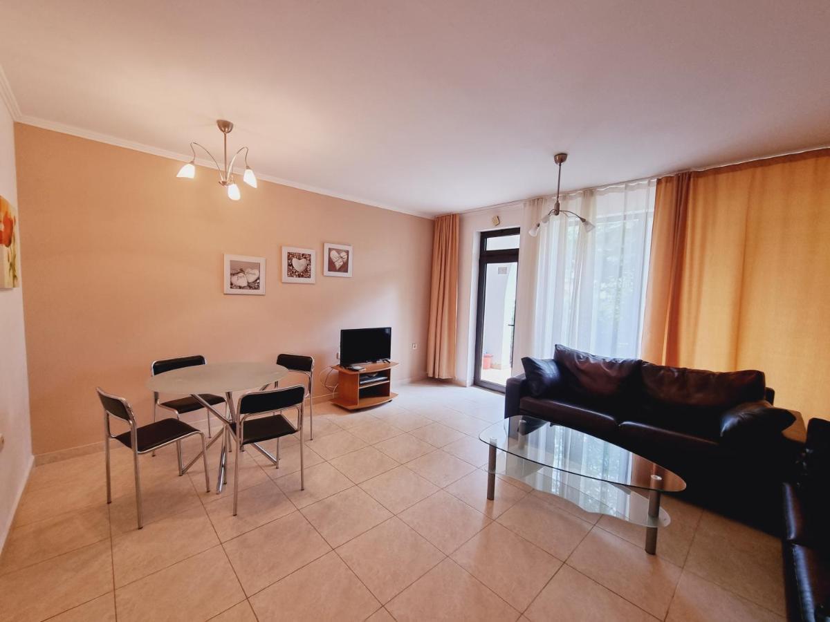 Modern 1Bd At Watermill Apartment Complex Szveti Vlasz Kültér fotó