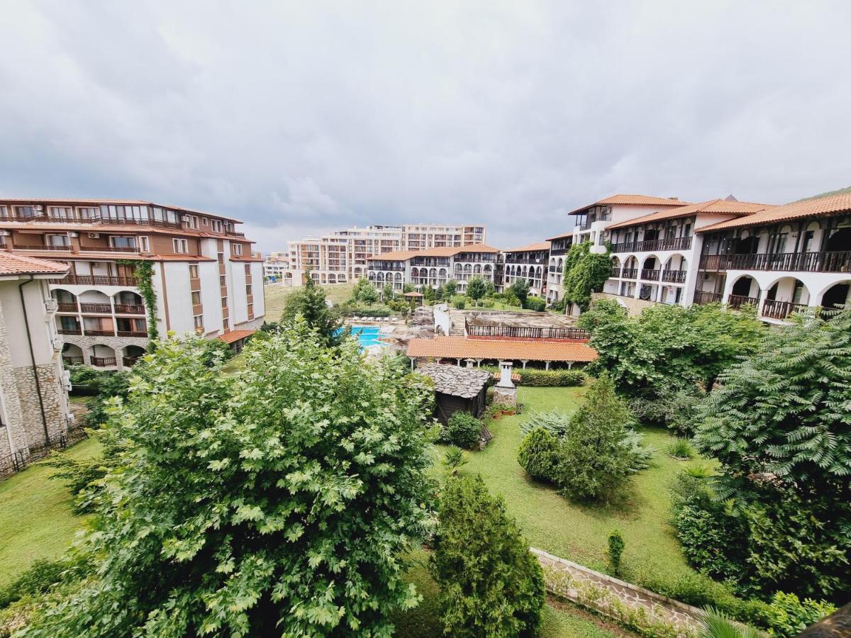 Modern 1Bd At Watermill Apartment Complex Szveti Vlasz Kültér fotó