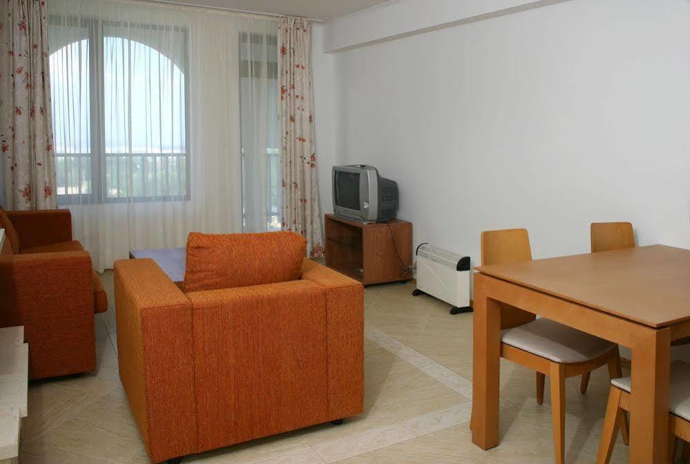 Modern 1Bd At Watermill Apartment Complex Szveti Vlasz Kültér fotó